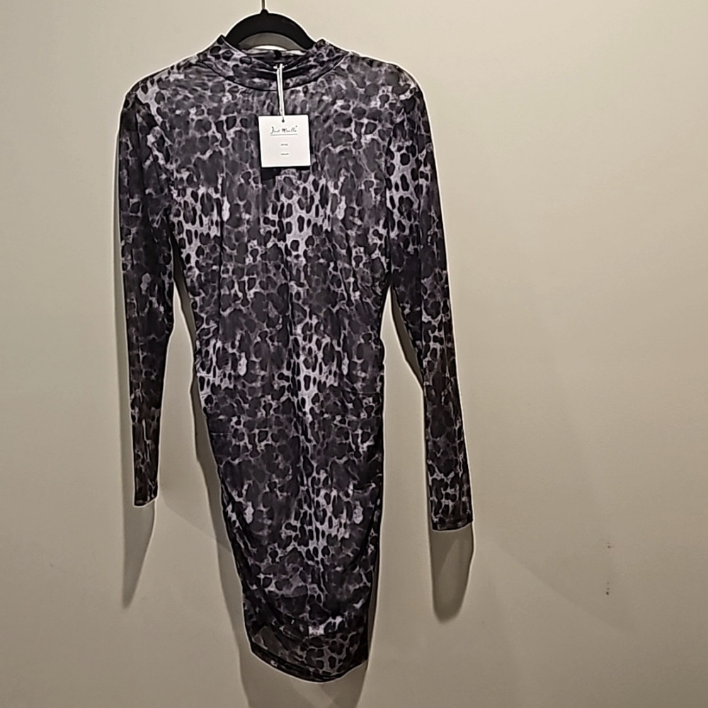 NWT Trends just Quella " SXY elegant knitted mesh printed long-Sleeve